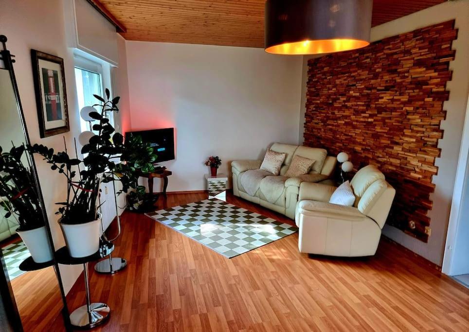 Eine Oase Bei Tara In Waldacker Apartment Rodermark Bagian luar foto